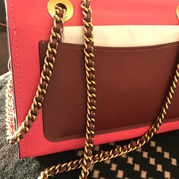 Parker In Colorblock - Picture 5 of 9